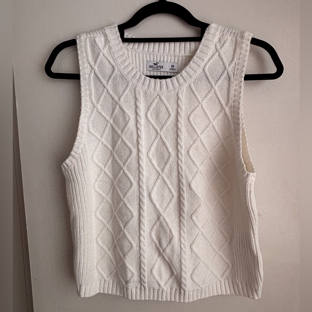 Hollister Ivory Cable Knit Vest